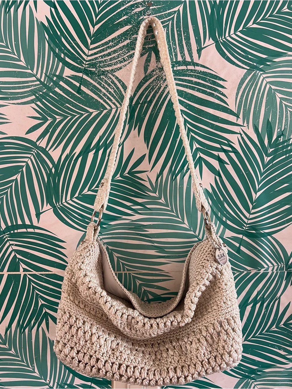 The Sak Cream Handcrafted Crochet Shoulder Bag nwot snap closure